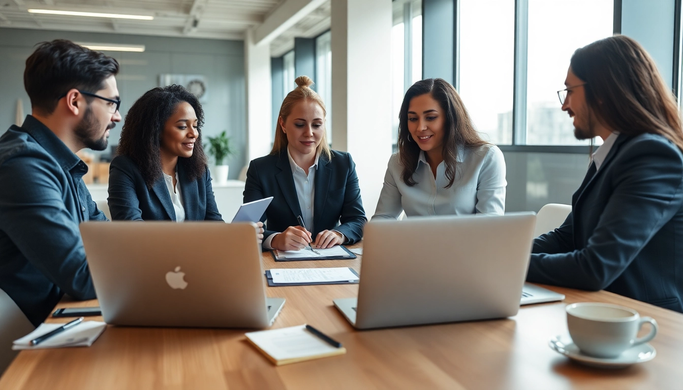 Effiziente Teamarbeit bei https://alvionz.de/ in einem modernen Büro mit strategischer Planung.